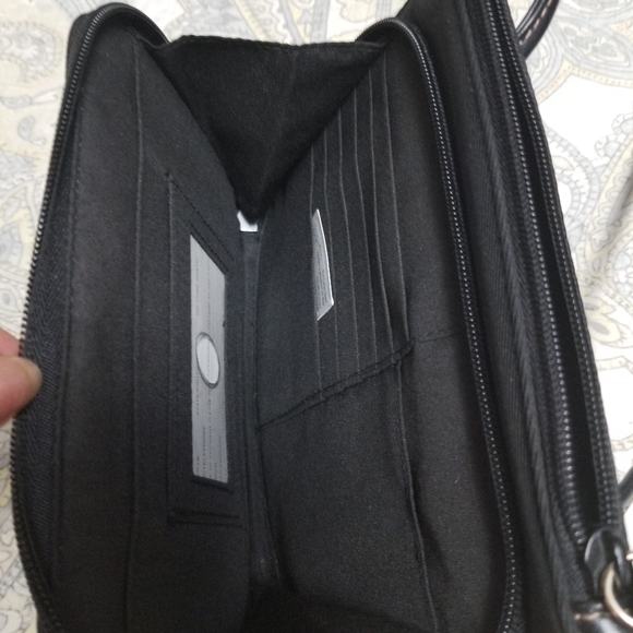 Liz Claiborne Crossbody Bag - Picture 2 of 3